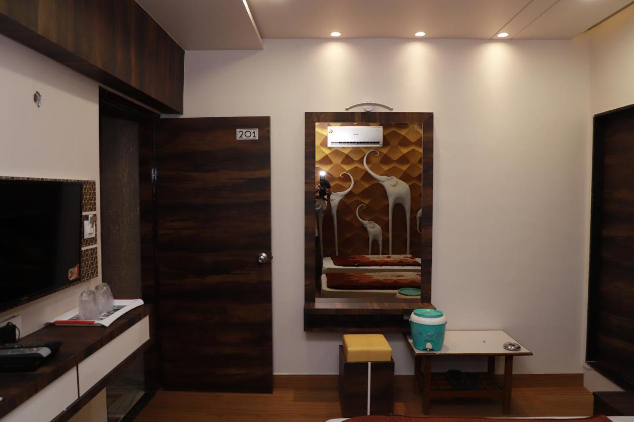 Hotel Darshan Amreli Luaran gambar
