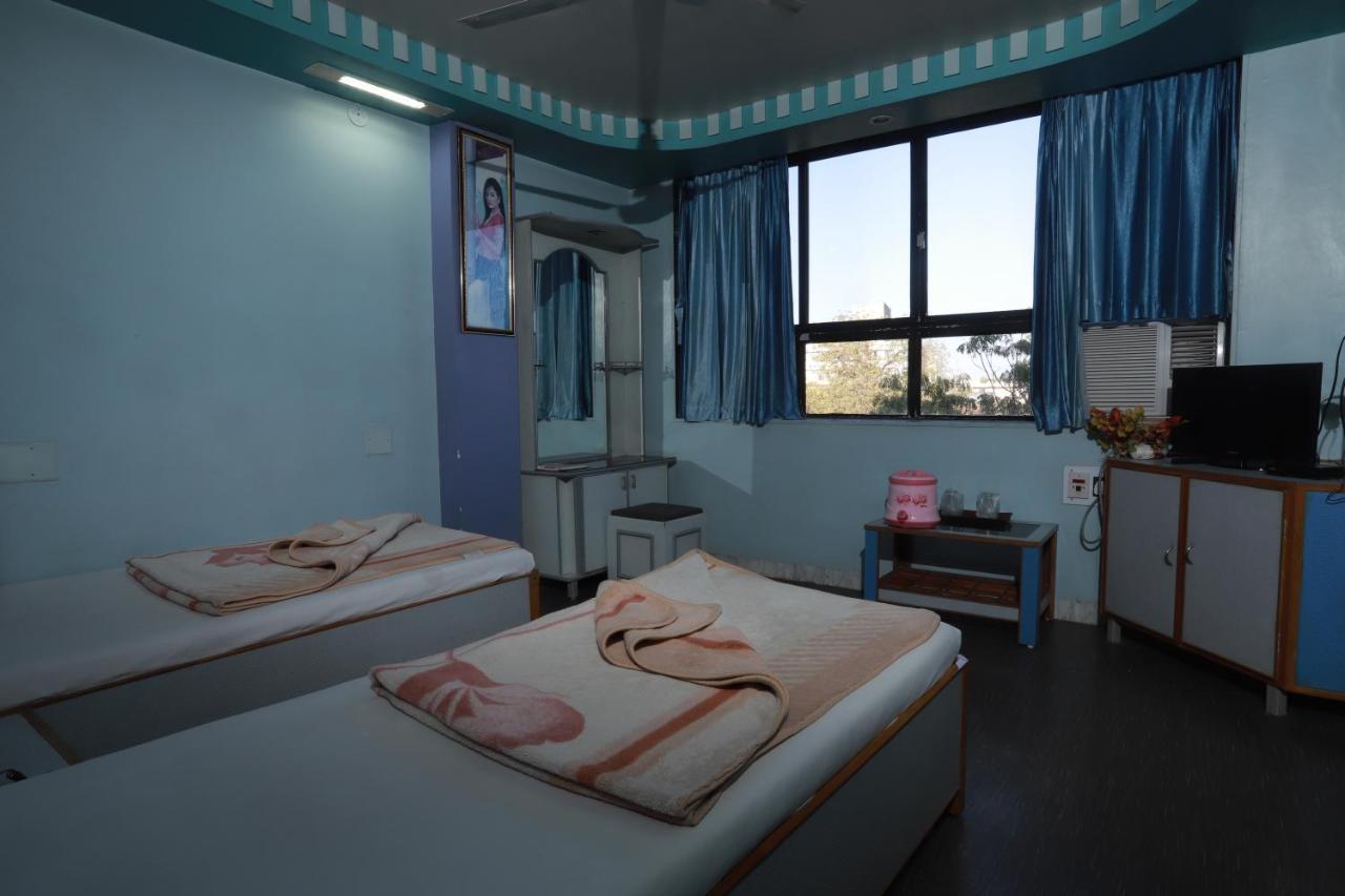 Hotel Darshan Amreli Luaran gambar